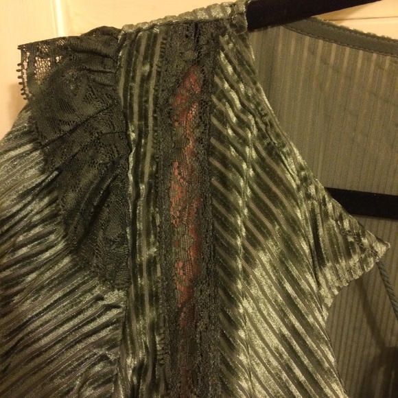 POL- Olive Green Lace Detail Top, V-Neck. NWOT! - Picture 7 of 14